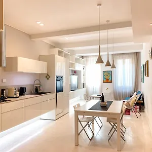  Apartment The Duomo Exclusive -43 Passi Dal Duomo-